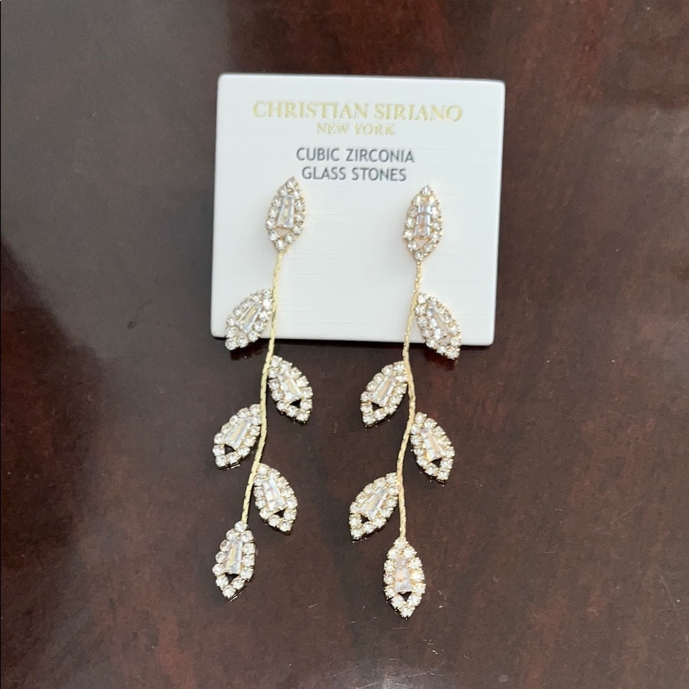 🆕 Christian Siriano Cubic Zirconia Leaf Earrings - Picture 1 of 6